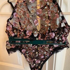 🔥 Embroidered Floral Mesh Lingerie Set | Lace + Strappy | Never Worn | Size M